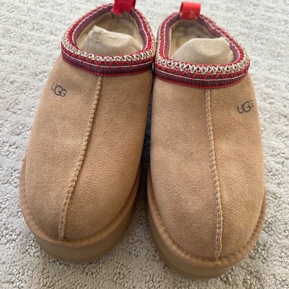 ***NEW***Ugg Tazz platform women’s size 8. - Picture 5 of 12